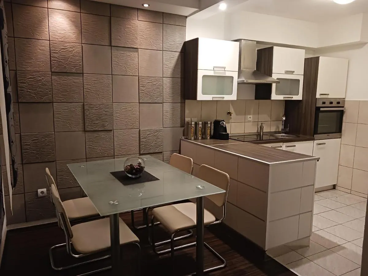 Apartmán Familyhouse Pula 0*,  Chorvatsko